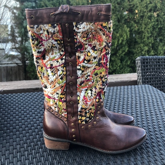 Spring Step Shoes - Spring step brown with colorful tapestry boots